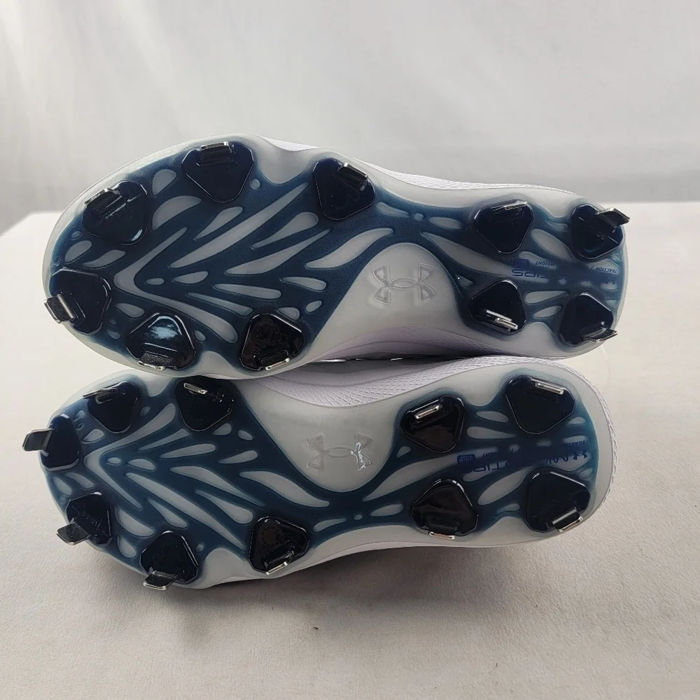 NWOT Under Armour Women's Glyde Mt Softball Shoe‎ size 5.5